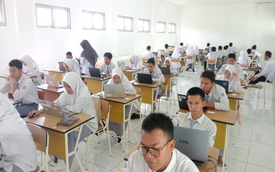 Ujian Madrasah Berbasis Komputer Kelas XII MAN Insan Cendekia Bangka Tengah Berlangsung Tertib dan Lancar